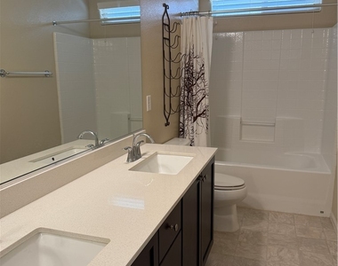 6721 Chambers Lake Court - Photo Thumbnail 5