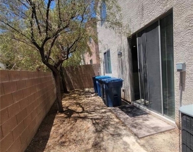 9577 Villa Adastra Avenue - Photo Thumbnail 13