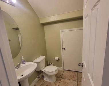 9577 Villa Adastra Avenue - Photo Thumbnail 11