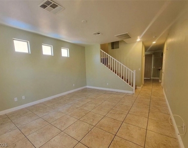 9577 Villa Adastra Avenue - Photo Thumbnail 2