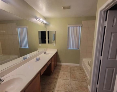 9577 Villa Adastra Avenue - Photo Thumbnail 7