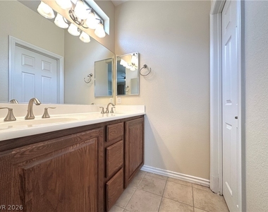 8137 Aurora Mist Street - Photo Thumbnail 17