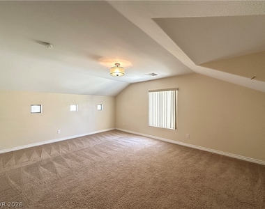 8137 Aurora Mist Street - Photo Thumbnail 12