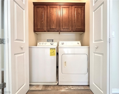 8137 Aurora Mist Street - Photo Thumbnail 21