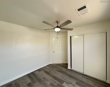 9450 Hanta Avenue - Photo Thumbnail 9