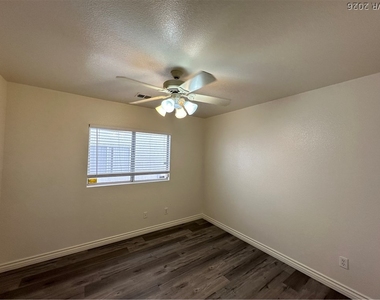 9450 Hanta Avenue - Photo Thumbnail 15