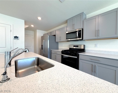 5646 Mesa Sedona Street - Photo Thumbnail 12