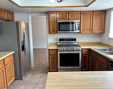 1021 Pagosa Way - Photo Thumbnail 7