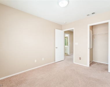 8725 Autumn Valley Avenue - Photo Thumbnail 24