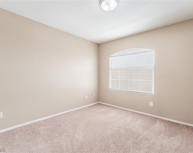 8725 Autumn Valley Avenue - Photo Thumbnail 23