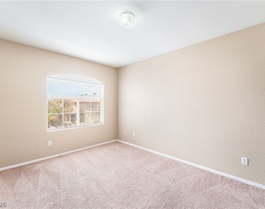 8725 Autumn Valley Avenue - Photo Thumbnail 26