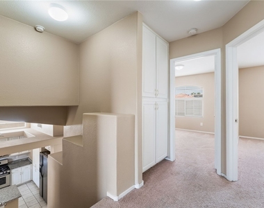 8725 Autumn Valley Avenue - Photo Thumbnail 16