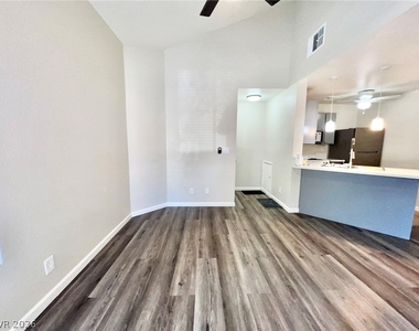480 Elm Drive - Photo Thumbnail 5