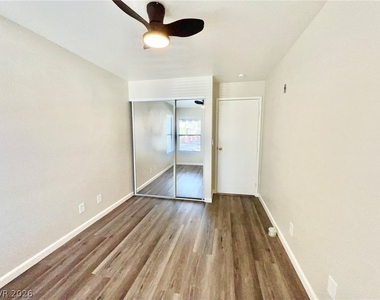 480 Elm Drive - Photo Thumbnail 12