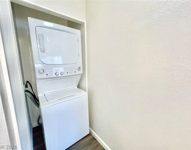480 Elm Drive - Photo Thumbnail 9