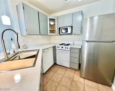 480 Elm Drive - Photo Thumbnail 8