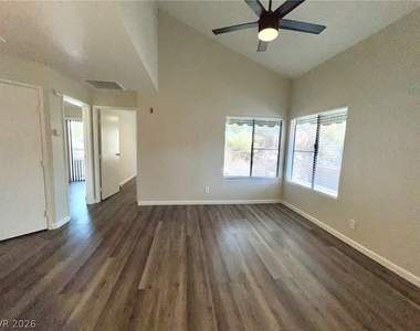 480 Elm Drive - Photo Thumbnail 3