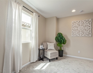 10212 Starlit Canyon Court - Photo Thumbnail 18