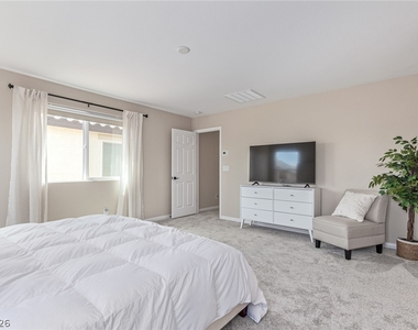 10212 Starlit Canyon Court - Photo Thumbnail 11