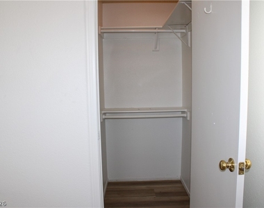 1212a Phillips Avenue - Photo Thumbnail 7