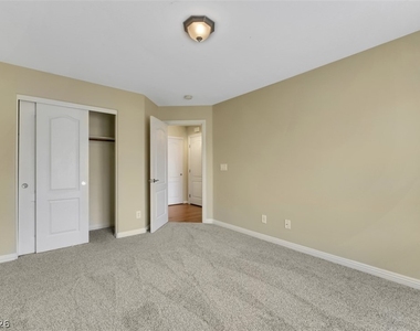 9982 Aspen Rose Street - Photo Thumbnail 10