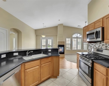9982 Aspen Rose Street - Photo Thumbnail 6