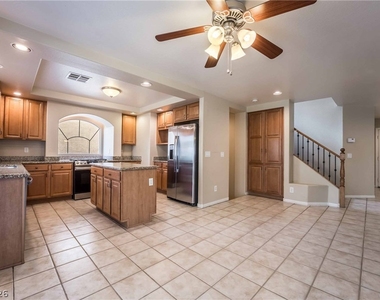 823 Beartooth Falls Court - Photo Thumbnail 9