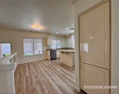 10921 Calcedonian Street - Photo Thumbnail 8