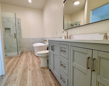 10921 Calcedonian Street - Photo Thumbnail 24