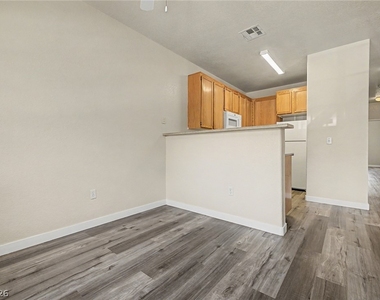 4730 Craig - Photo Thumbnail 9