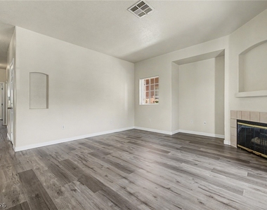 4730 Craig - Photo Thumbnail 2