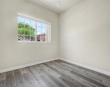 4730 Craig - Photo Thumbnail 7
