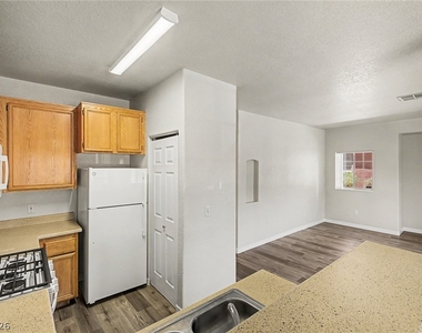 4730 Craig - Photo Thumbnail 14