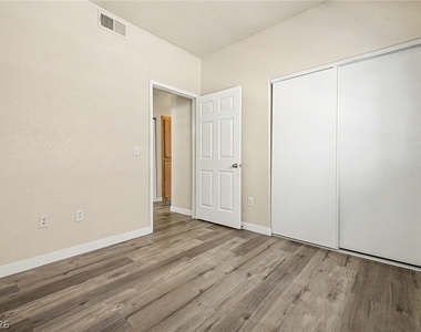4730 Craig - Photo Thumbnail 23
