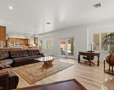 1888 Woodhaven Drive - Photo Thumbnail 21