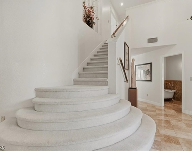 1888 Woodhaven Drive - Photo Thumbnail 26