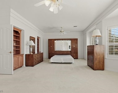 1888 Woodhaven Drive - Photo Thumbnail 32