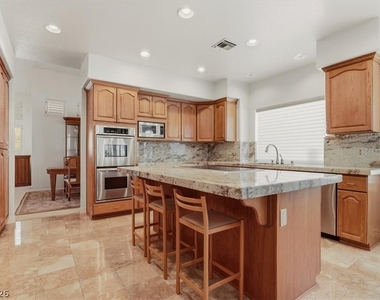 1888 Woodhaven Drive - Photo Thumbnail 14