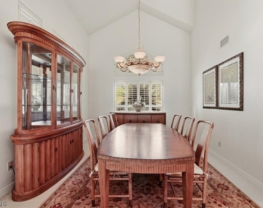1888 Woodhaven Drive - Photo Thumbnail 8