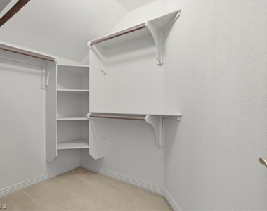 1888 Woodhaven Drive - Photo Thumbnail 28