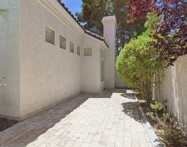 1888 Woodhaven Drive - Photo Thumbnail 53