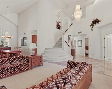 1888 Woodhaven Drive - Photo Thumbnail 9