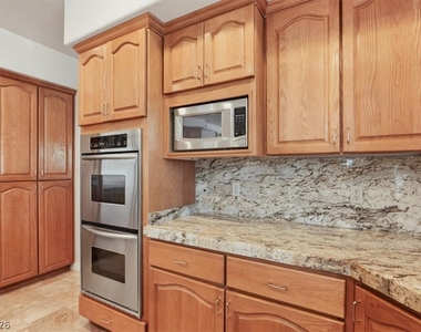 1888 Woodhaven Drive - Photo Thumbnail 16