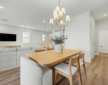 1575 Crested Eagle Street - Photo Thumbnail 11