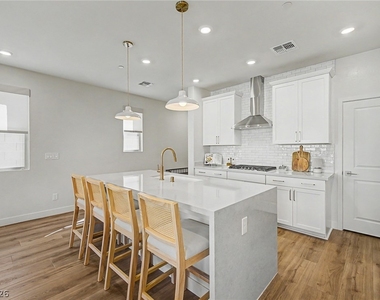 1575 Crested Eagle Street - Photo Thumbnail 14