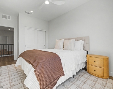 1575 Crested Eagle Street - Photo Thumbnail 27