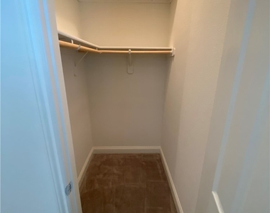 398 Pollino Peaks Street - Photo Thumbnail 8
