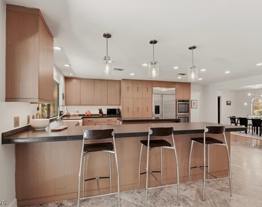 3007 La Mesa Drive - Photo Thumbnail 9