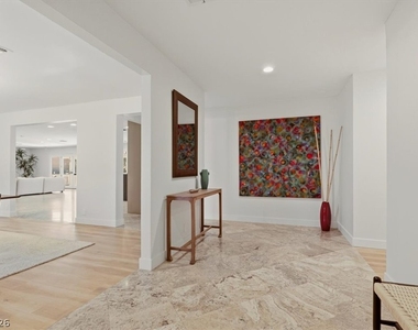 3007 La Mesa Drive - Photo Thumbnail 3