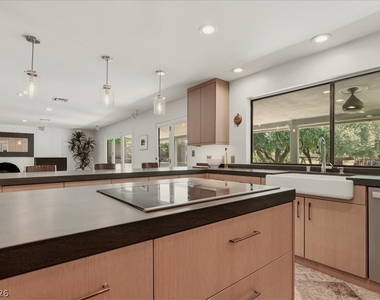 3007 La Mesa Drive - Photo Thumbnail 10